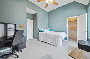 11215 Royce Palms Dr, Houston, TX 77042 - Photo 16