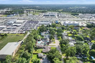 2818 Frostwood Cir, Dickinson, TX 77539 - Photo 26