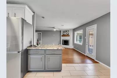 2818 Frostwood Circle, Dickinson, TX 77539 - Photo 8