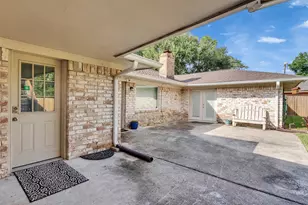 2818 Frostwood Cir, Dickinson, TX 77539 - Photo 42