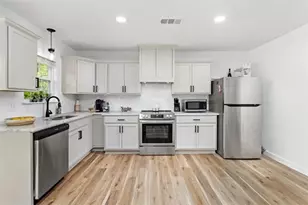 7095 Scotts Dr, Beaumont, TX 77708 - Photo 10