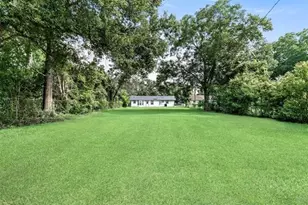 7095 Scotts Dr, Beaumont, TX 77708 - Photo 18