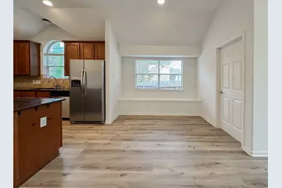 73 E Montfair Boulevard, The Woodlands, TX 77382 - Photo 16