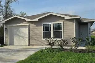 1204 Daniel St, Baytown, TX 77520 - Photo 1