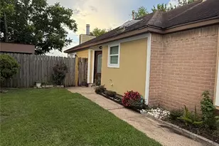 6018 Beaconridge Dr, Houston, TX 77053 - Photo 4