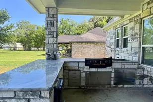 1607 Avenue E, Danbury, TX 77534 - Photo 26