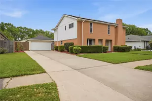 15319 Seahorse Dr, Houston, TX 77062 - Photo 2