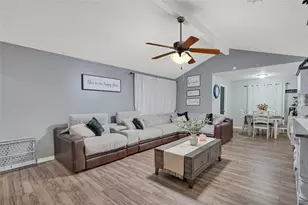 11226 Sageburrow Dr, Houston, TX 77089 - Photo 8