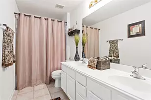 2 Hollow Glen Pl, The Woodlands, TX 77385 - Photo 22