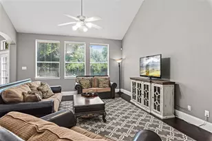 2 Hollow Glen Pl, The Woodlands, TX 77385 - Photo 10