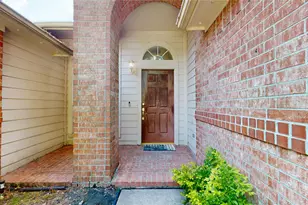 8835 Gas Light Village Dr, Houston, TX 77095 - Photo 6