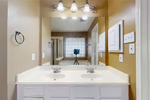 8835 Gas Light Village Dr, Houston, TX 77095 - Photo 28
