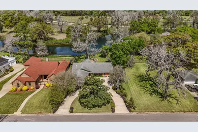 2261 Riverside Drive, West Columbia, TX 77486 - Photo 2