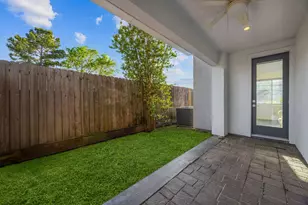 7327 Shadyvilla Pointe Dr, Houston, TX 77055 - Photo 6