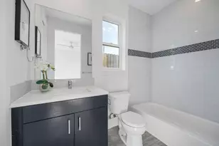 7327 Shadyvilla Pointe Dr, Houston, TX 77055 - Photo 10