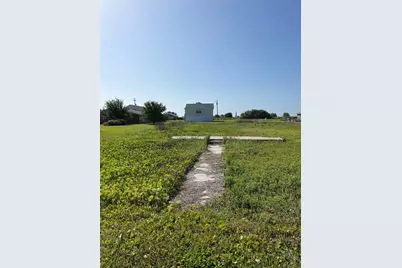 516 Overton Avenue, Port Bolivar, TX 77650 - Photo 10