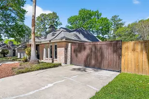 25510 Old Carriage Ln, Spring, TX 77373 - Photo 2