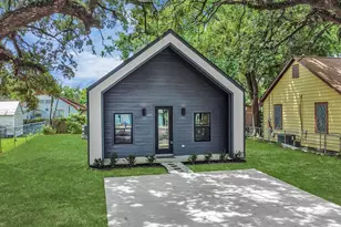 605 E Murrill Ave, Baytown, TX 77520 - Photo 2