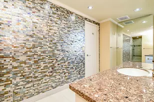 121 N Post Oak Ln, Houston, TX 77024 - Photo 26