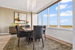 121 N Post Oak Ln, Houston, TX 77024 - Photo 10