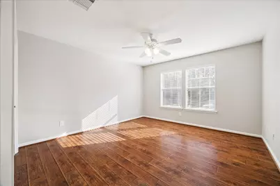 6 Douvaine Court, The Woodlands, TX 77382 - Photo 18