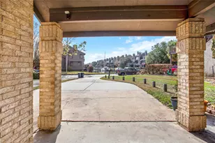 2619 Sailboat Dr, Houston, TX 77058 - Photo 4