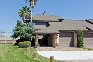 2619 Sailboat Dr, Houston, TX 77058 - Photo 2
