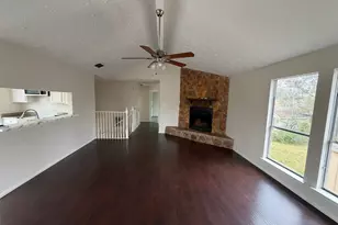 12915 Crystal Cove Dr, Houston, TX 77044 - Photo 4