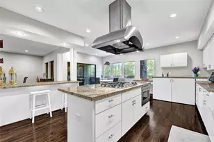 43 Legend Ln, Houston, TX 77024 - Photo 14