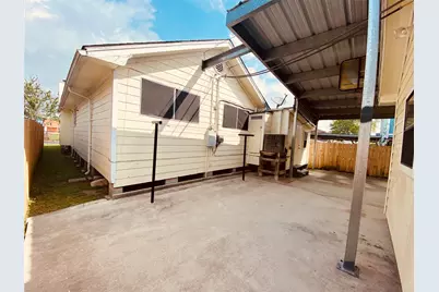 611 Bolster Street, Baytown, TX 77520 - Photo 12