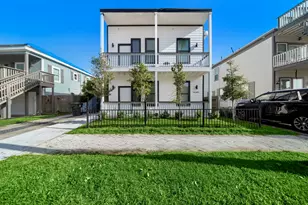 920 Avenue L, Galveston, TX 77550 - Photo 1