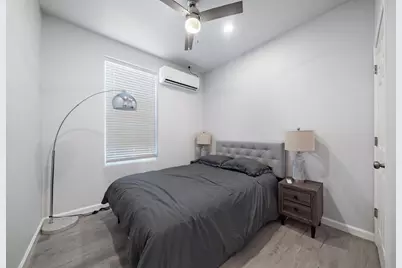 920 Ave L #E, Galveston, TX 77550 - Photo 4