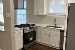2424 Ave 0 1/2 St, Galveston, TX 77550 - Photo 8