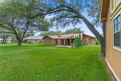 108 Meadow Creek Drive, Schulenburg, TX 78956 - Photo 32