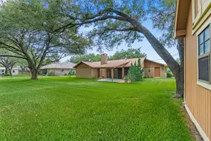 108 Meadow Creek Dr, Schulenburg, TX 78956 - Photo 32