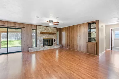 108 Meadow Creek Drive, Schulenburg, TX 78956 - Photo 8