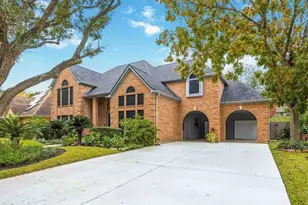 13906 Placid Woods Ct, Sugar Land, TX 77498 - Photo 2