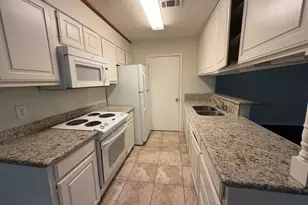 629 W Ridge Dr, College Station, TX 77845 - Photo 8