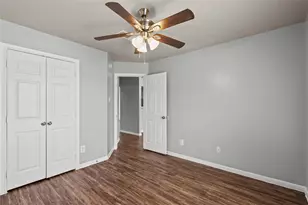 113 Green Isle Ave, Dickinson, TX 77539 - Photo 10