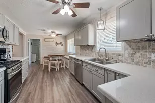 3805 Windridge Dr, Bryan, TX 77802 - Photo 8