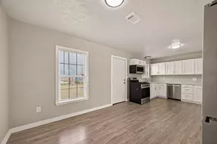 1221 Parkway St, Baytown, TX 77520 - Photo 8