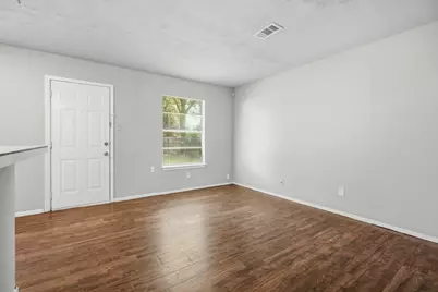 306 Pear Street, La Marque, TX 77568 - Photo 4
