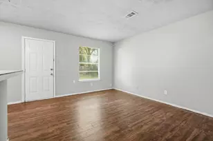 306 Pear St, La Marque, TX 77568 - Photo 4