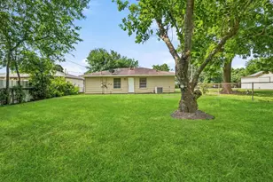 306 Pear St, La Marque, TX 77568 - Photo 12