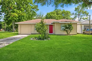306 Pear St, La Marque, TX 77568 - Photo 1
