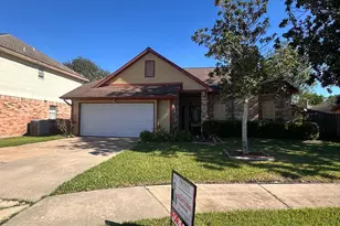 219 Kings Ct, Stafford, TX 77477 - Photo 6