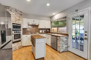 14310 Locke Ln, Houston, TX 77077 - Photo 18