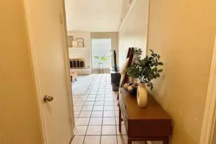 217 Banyan Dr, Lake Jackson, TX 77566 - Photo 2