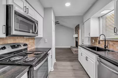 12331 Flushing Meadows Drive, Houston, TX 77089 - Photo 16