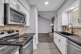 12331 Flushing Meadows Dr, Houston, TX 77089 - Photo 16